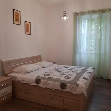 Apartment Car *