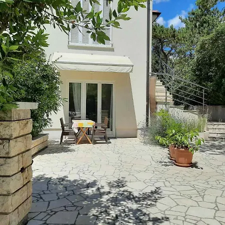 Car Apartment Silo (Krk)