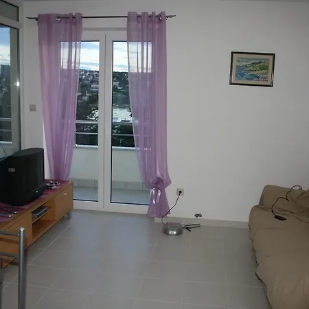 Car Apartment Silo (Krk)