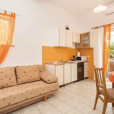 Apartman Car