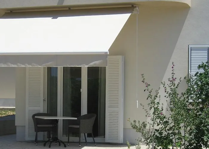 Car Διαμέρισμα Šilo